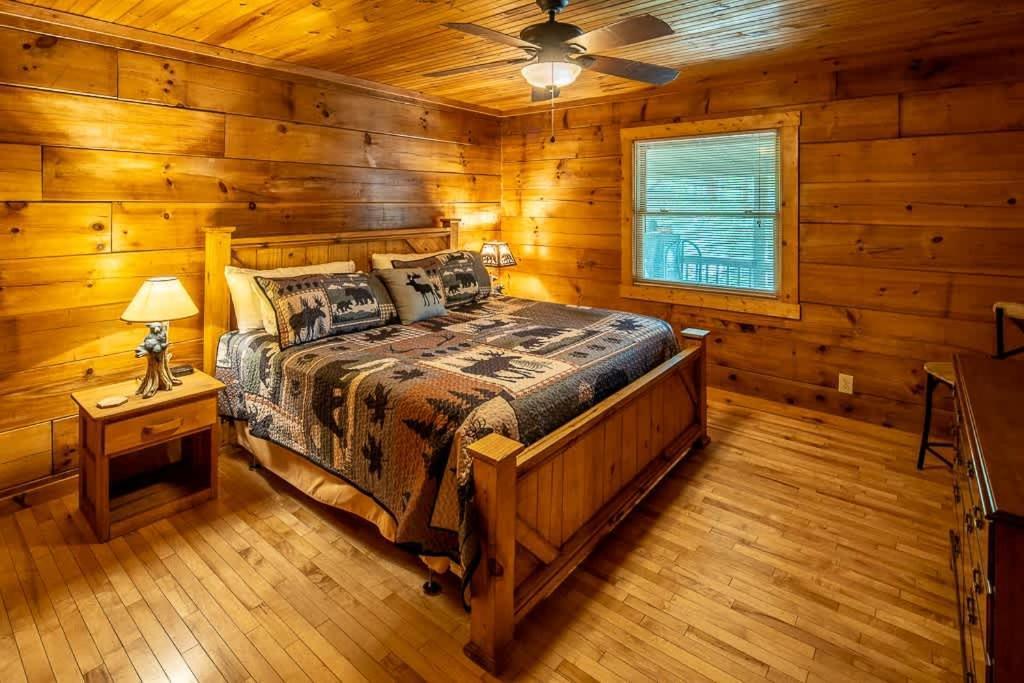 Cozy 'Grey Fox' Cabin Between Boone & Блоуинг-Рок Экстерьер фото