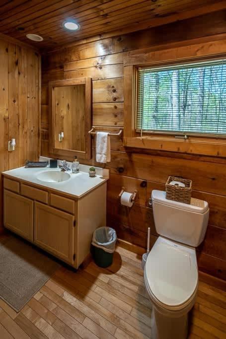 Cozy 'Grey Fox' Cabin Between Boone & Блоуинг-Рок Экстерьер фото