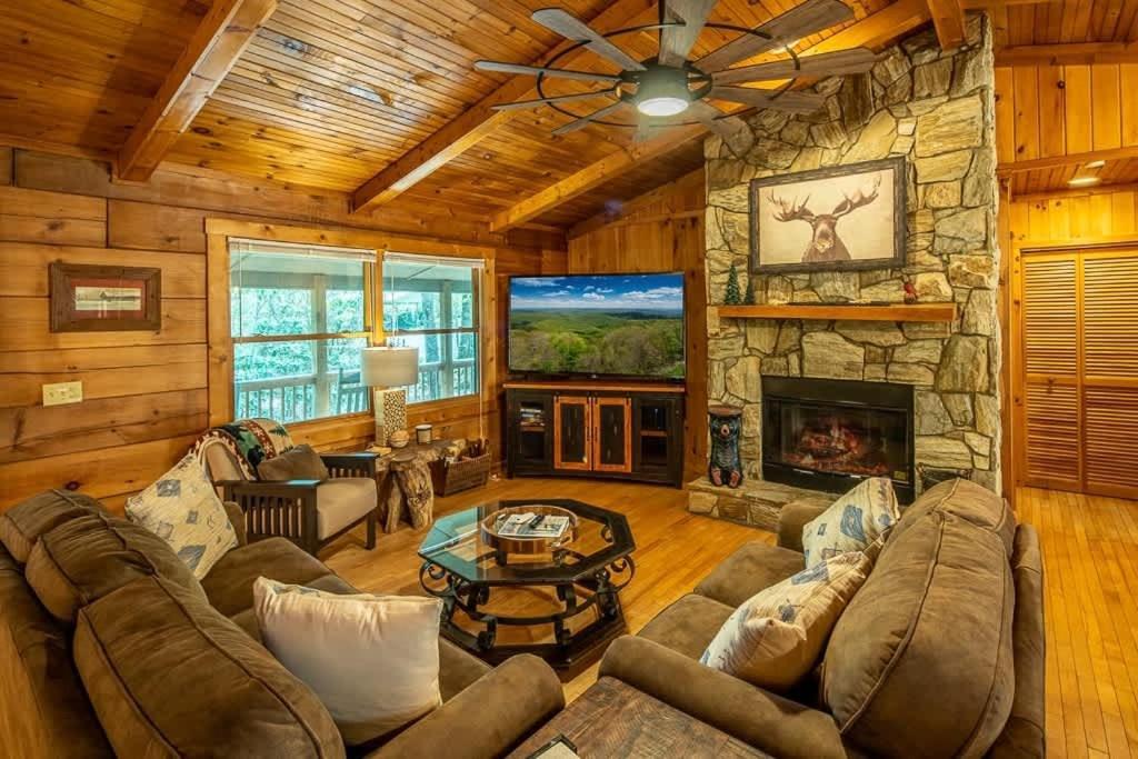 Cozy 'Grey Fox' Cabin Between Boone & Блоуинг-Рок Экстерьер фото