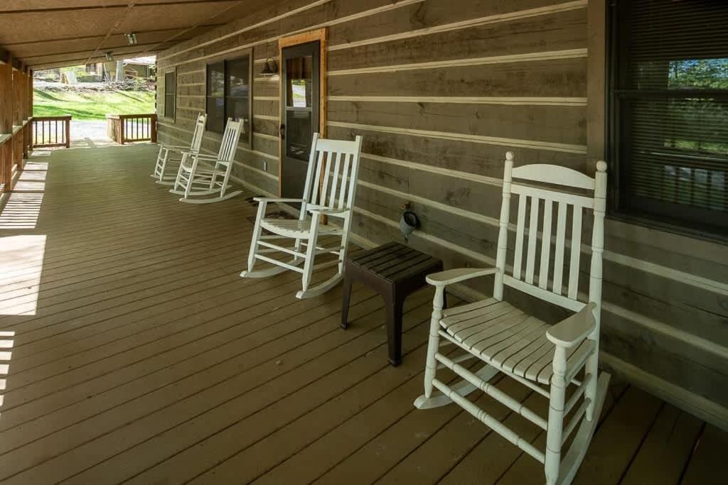 Cozy 'Grey Fox' Cabin Between Boone & Блоуинг-Рок Экстерьер фото